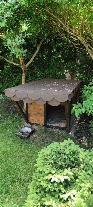 Duża ocieplona buda dla psa