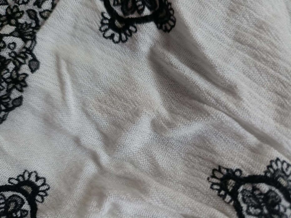 Lekkie spodenki boho No Boundaries S czarno-białe wiskoza wzory etno