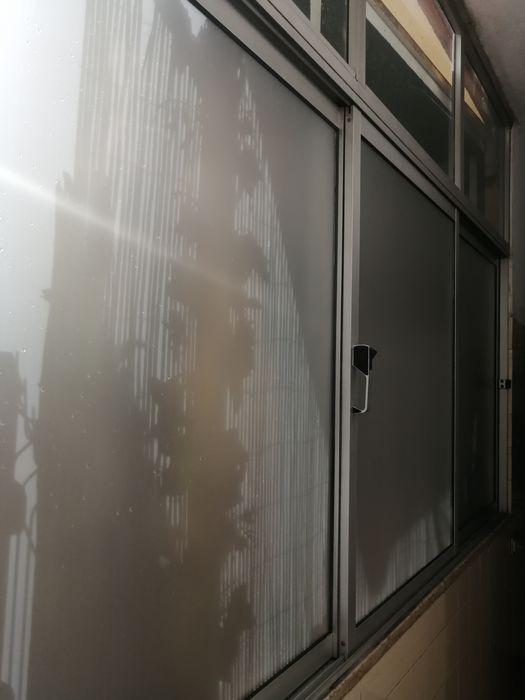 Aplicação de películas foscas, deixam passar luz