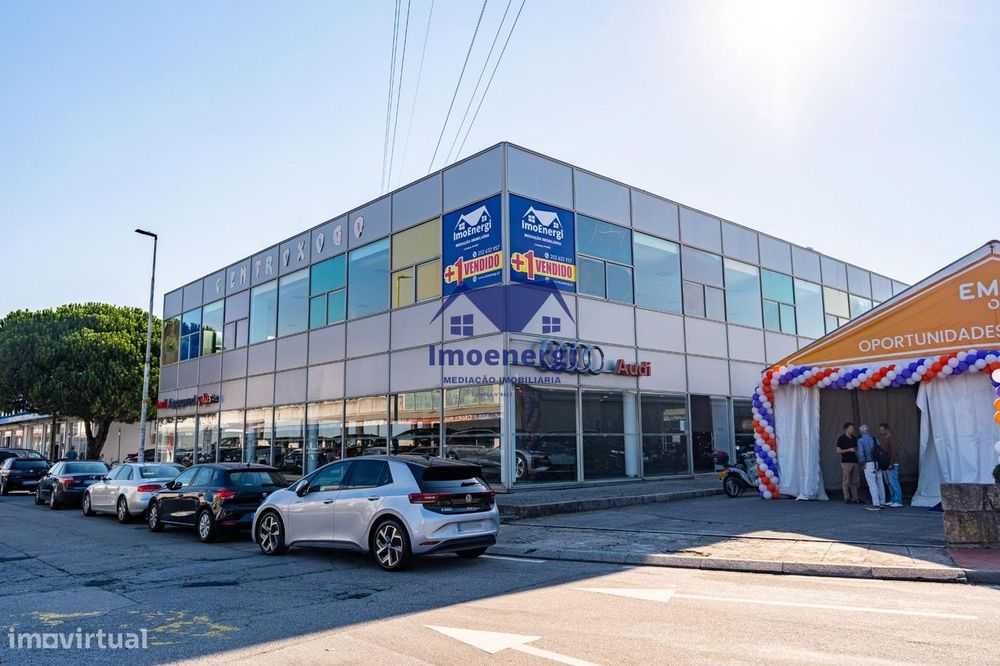 Armazém 1º andar com monte cargas – Zona Industrial da Varziela