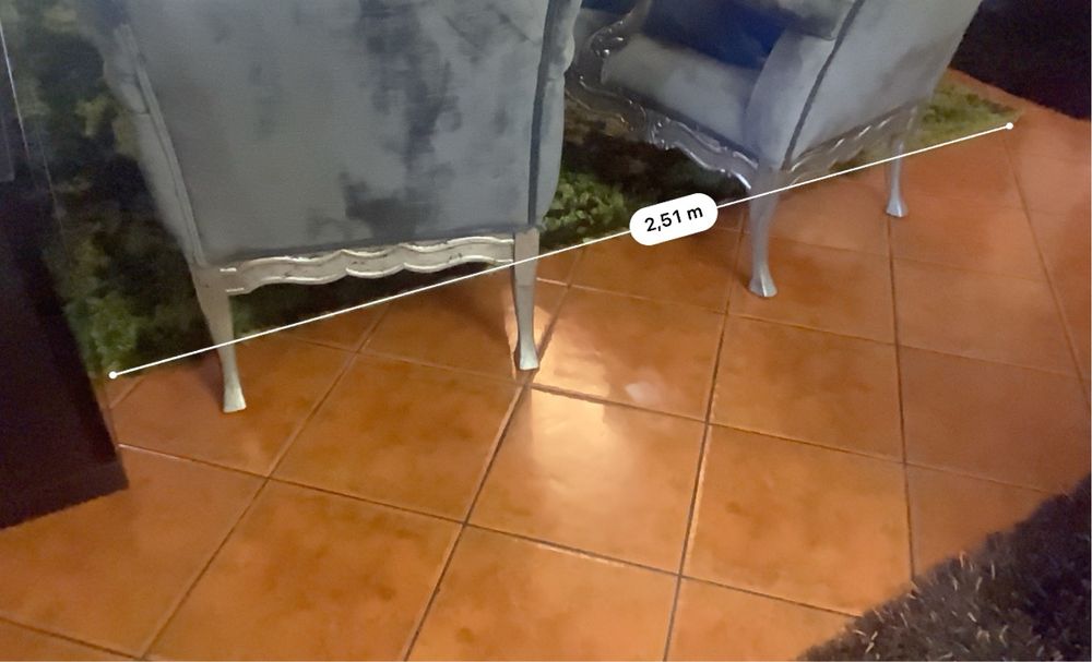 Carpete usada em muito bom estado. Verde musgo. Pêlo fofinho.
