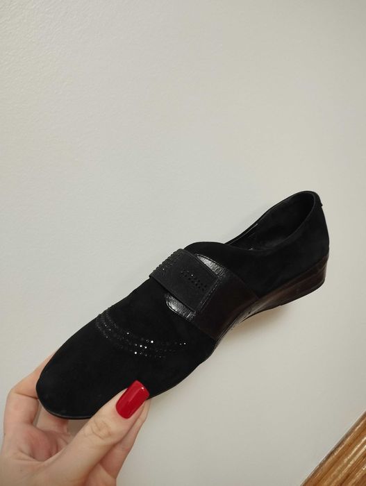 Продаю туфлі без каблука!