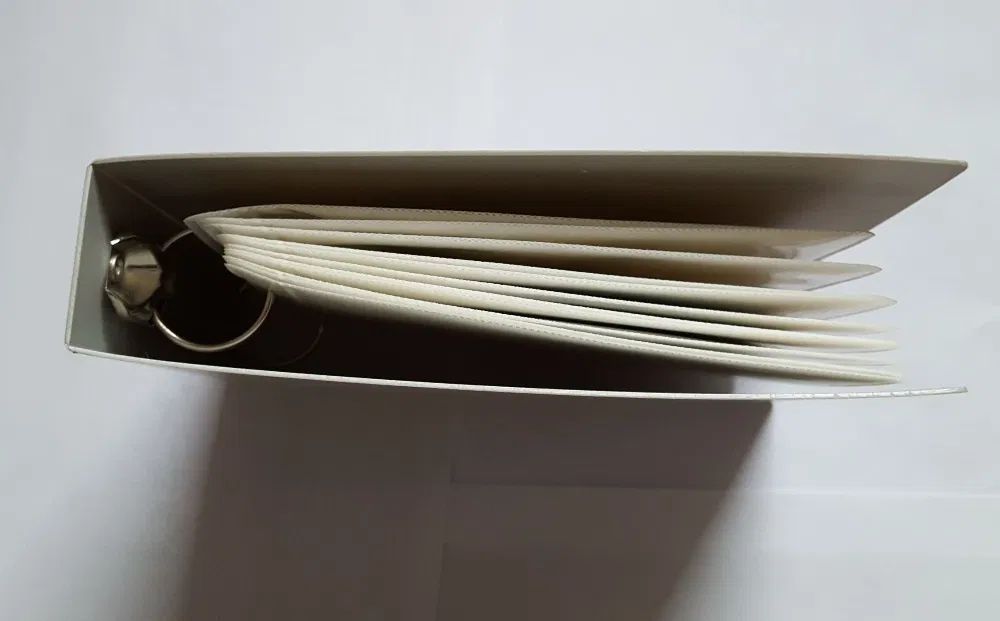 Etui futerał na płyty cd zamykany na suwak