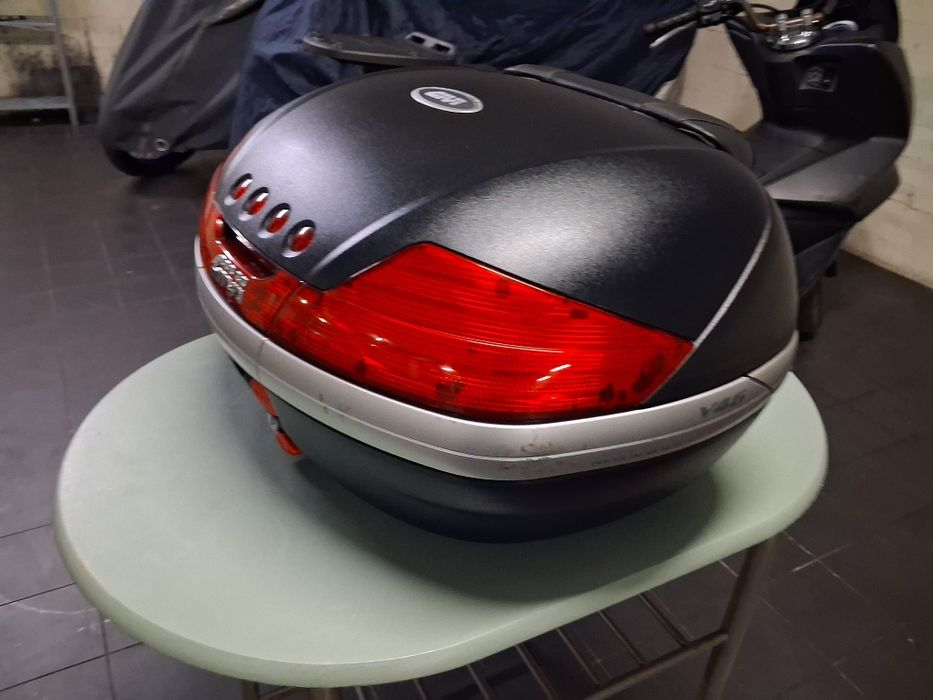 Top case givi v46 com base
