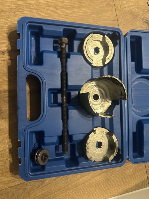 Ściągacz tulei tylnej belki osi RENAULT LAGUNA II