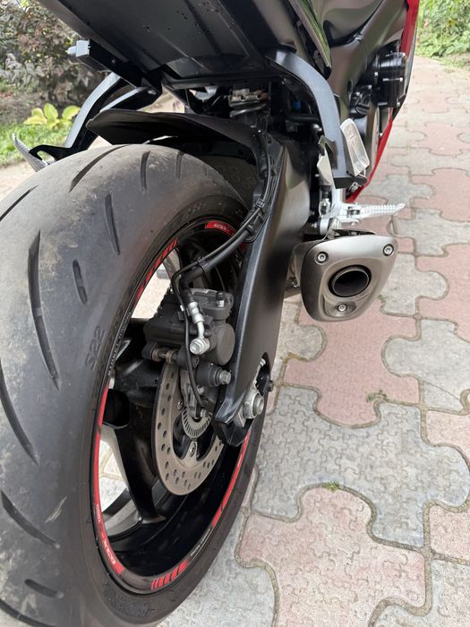 Мотоцикл Suzuki GSX-S1000F розмитнений