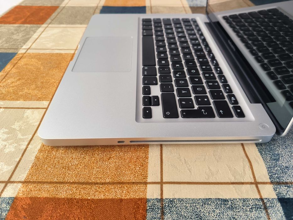 Apple MacBook - 13" - Mod. A1278
