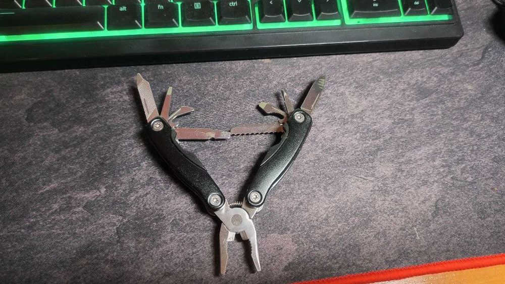 Компактный мультитул 12в1
