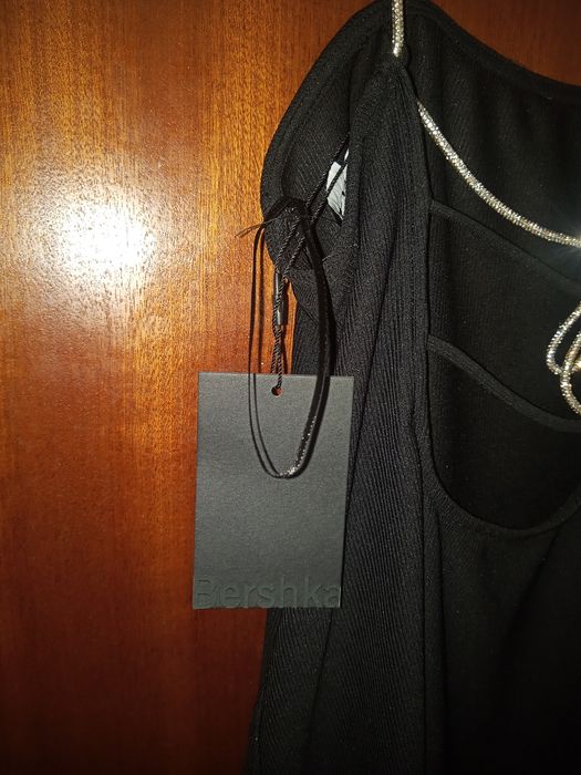 Vestido Preto Com Etiqueta