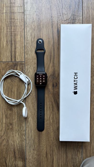 Apple Watch SE czarny