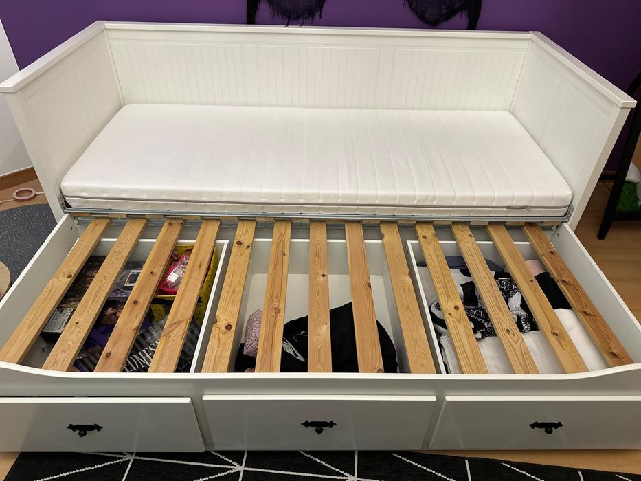 Cama de cor branca