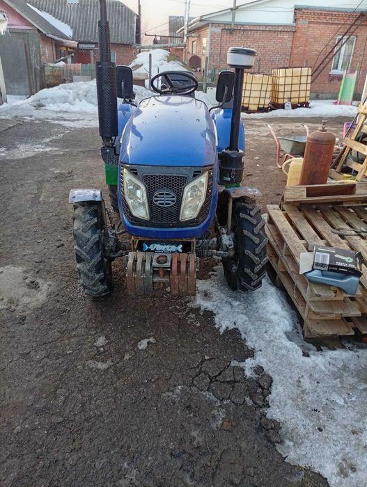 Продам трактор ,відмінному стані все працює ,.нова резина перед зад .