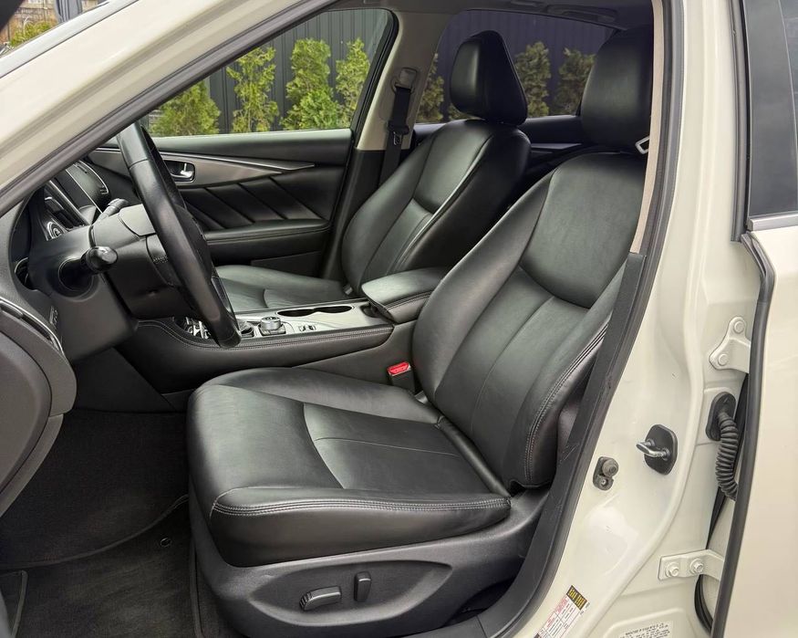 Infiniti Q50 AWD