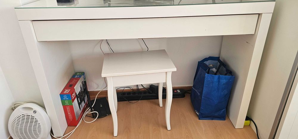 Tocador do ikea com gaveta