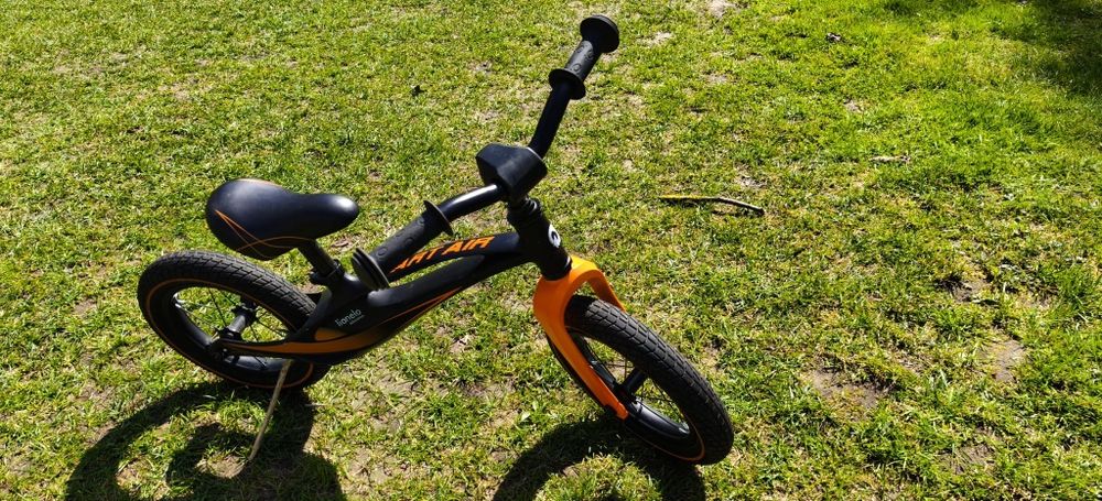 Rowerek biegowy Lionelo Bart air lekki pompowane koła