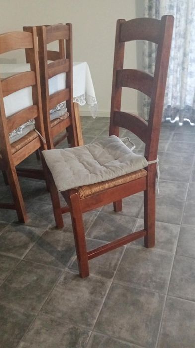 Drewniane krzesła z poduszkami, komplet 6 sztuk