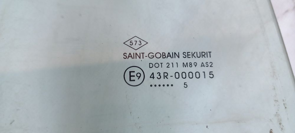 Vidro porta trás direito DACIA Sandero II (5S_)