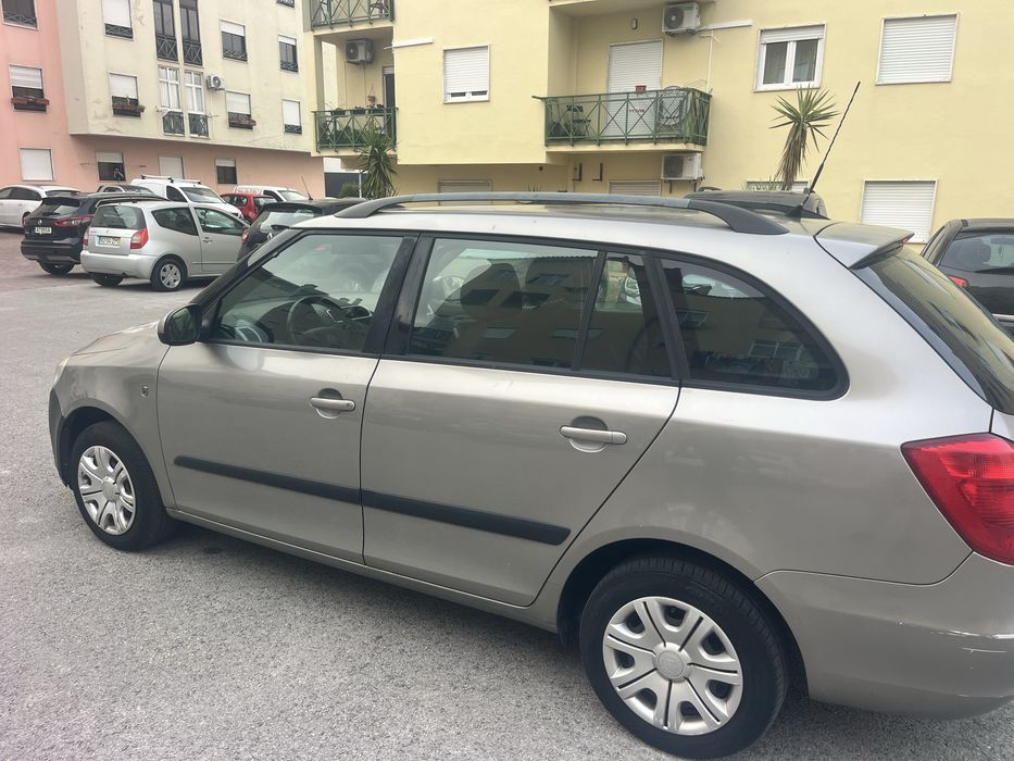 Boas vendo skoda fabia 1.2 gasolina