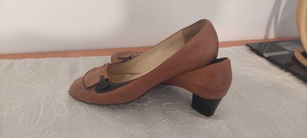 Buty damskie  czółenka skórzane r.40