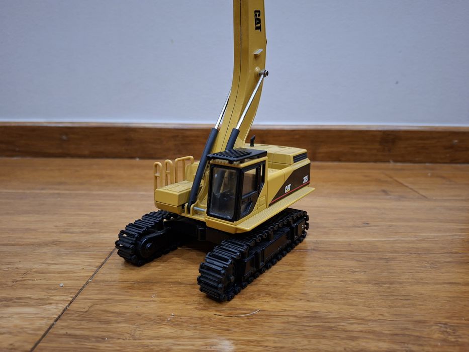 Model Joal Caterpillar 375 1:50