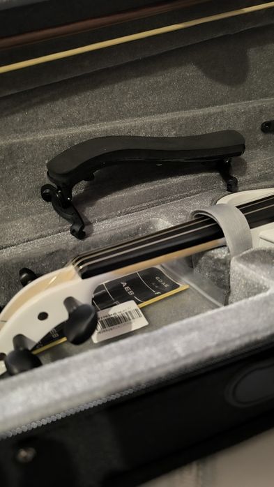 Violino elétrico 4/4 como novo