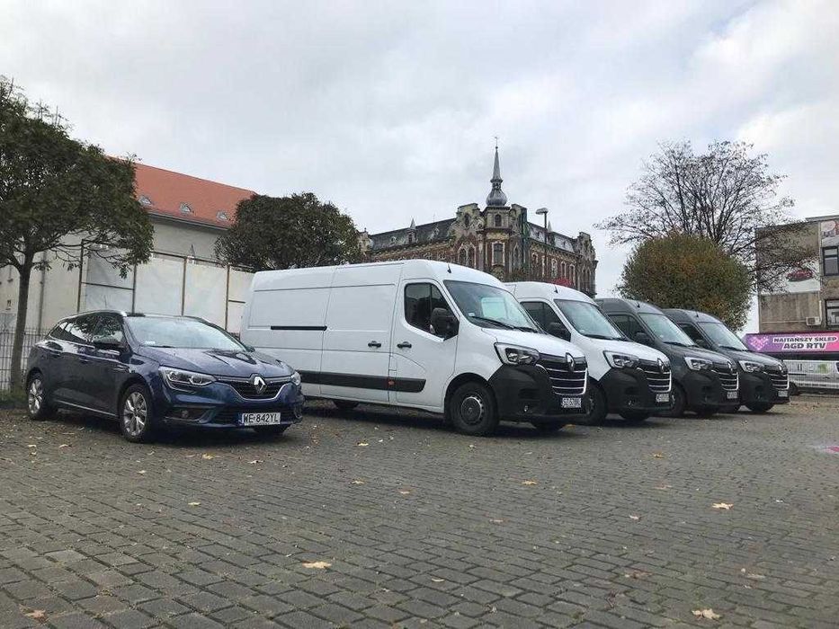Wynajem Busa do Przeprowadzki | Renault Master (L3H2) | Duża Paka | Click&Car
