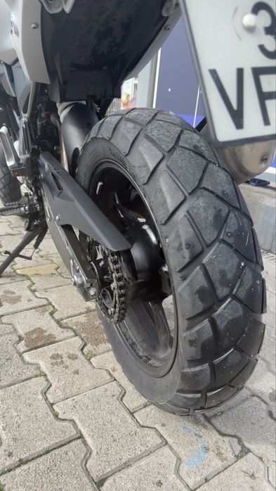 Moto BMW GS310.