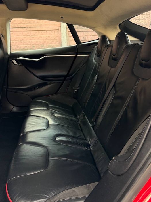 Tesla model S 85P