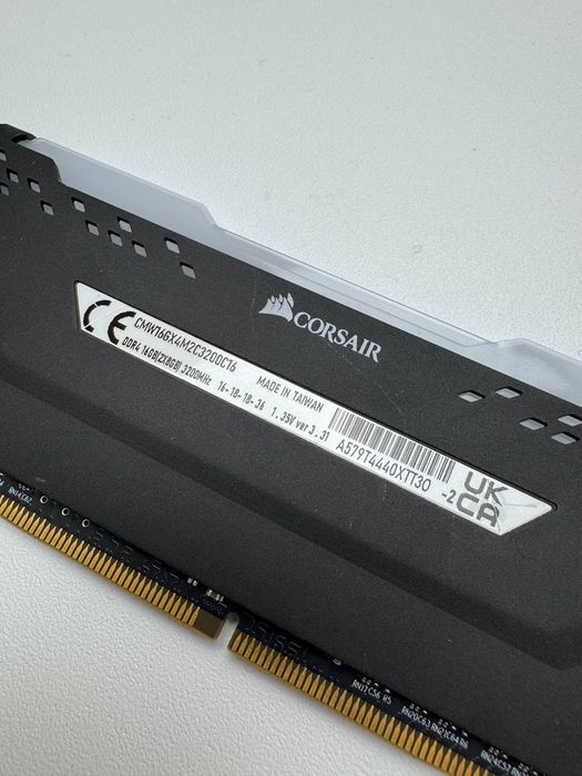 Оперативна пам'ять Corsair Vengeance RGB PRO DDR4 DIMM 8GB 3200Mz CL16