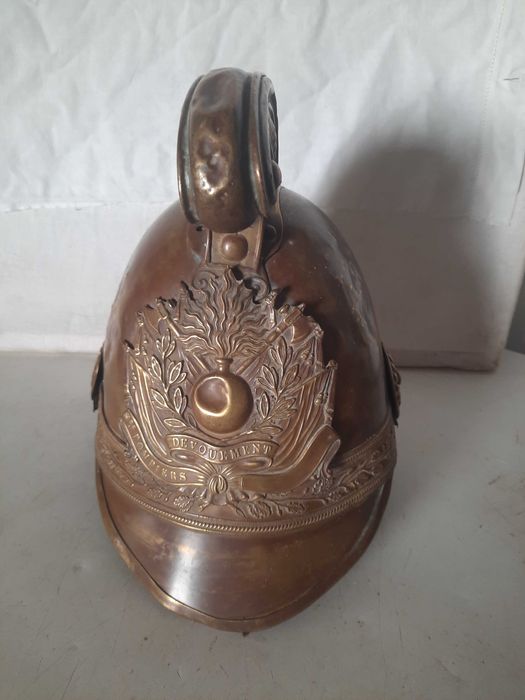 Capacete antigo dos bombeiros franceses