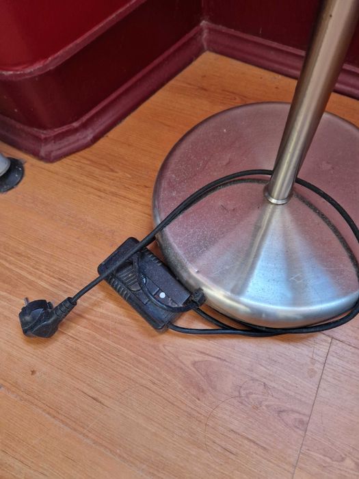 Candeeiro de pé  -  lampada de halogéneo