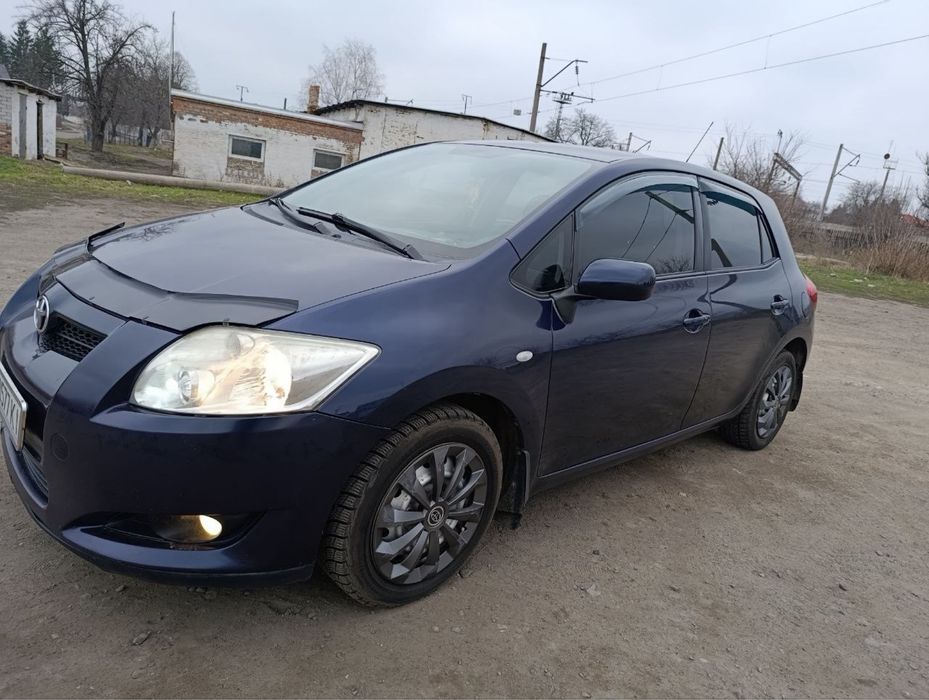 Срочно недорого Toyota аурис 1.6 автомат