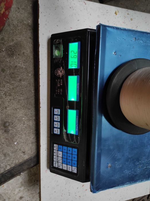 Нитка капронова в бобіні