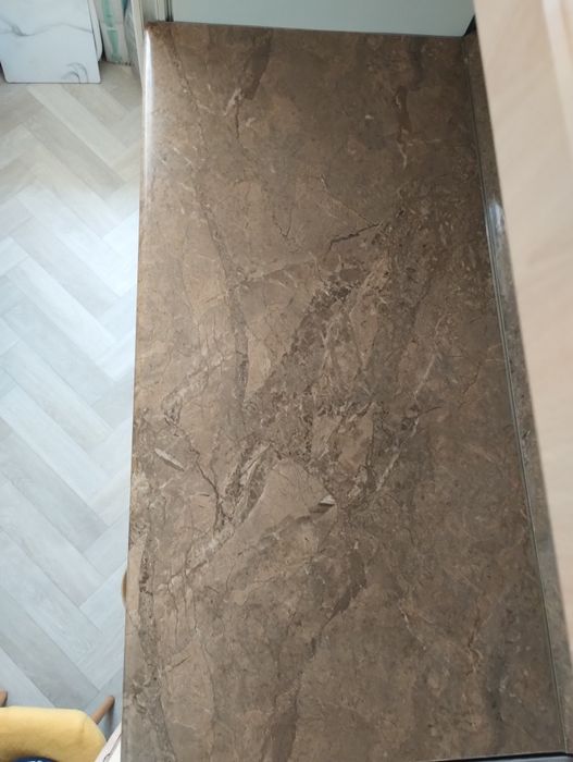 Blaty laminowane brązowy marmurek oraz beżowy marmurek
