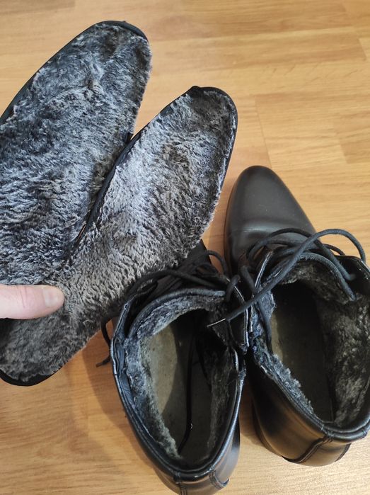 Продам добротне шкіряне зимове взуття