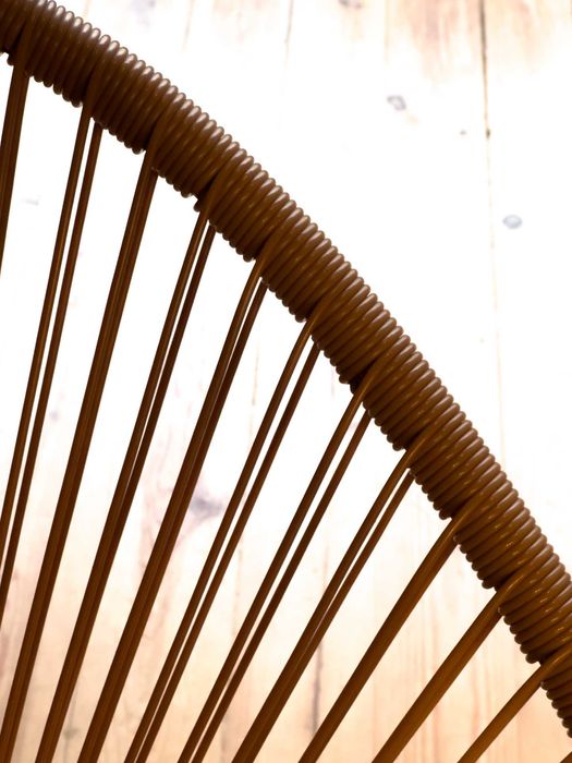 Cadeira Acapulco (castanha) com pés em metal x 2