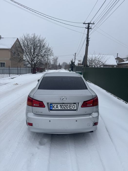 Lexus is 220 d авто 10/10