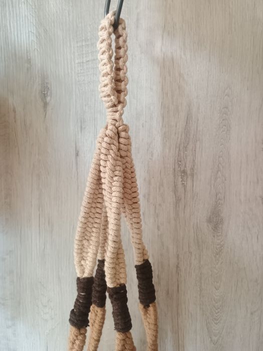 Makrama - wiszący kwietnik,dł. 94 cm nr 31