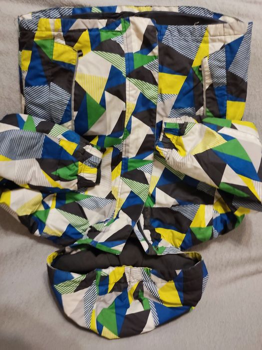 Куртка демісезонна дитяча на 5-6 р.