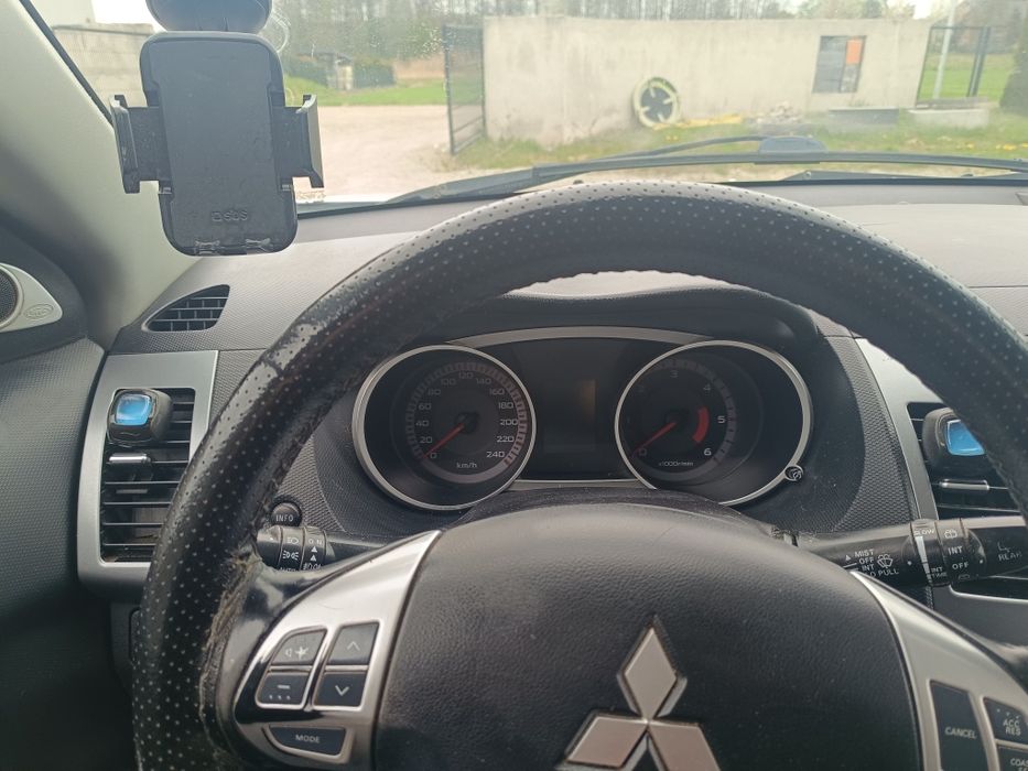 Mitsubishi Outlander Biała Perła