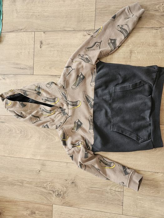Bluza z kapturem rozmiar 122 idealna