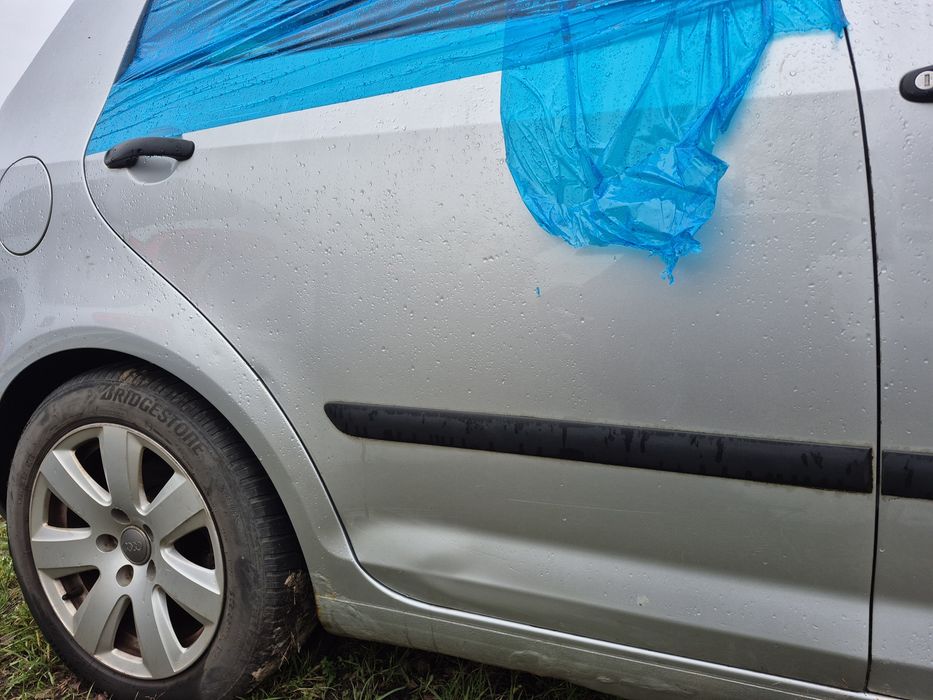 Poszycie drzwi prawy tył golf v plus La7w