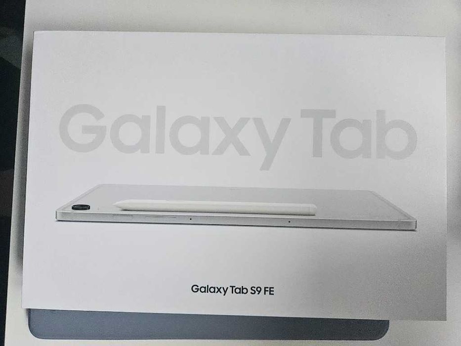 Tablet Samsung Galaxy Tab S9 FE 8GB 256GB SM-X510 srebrny