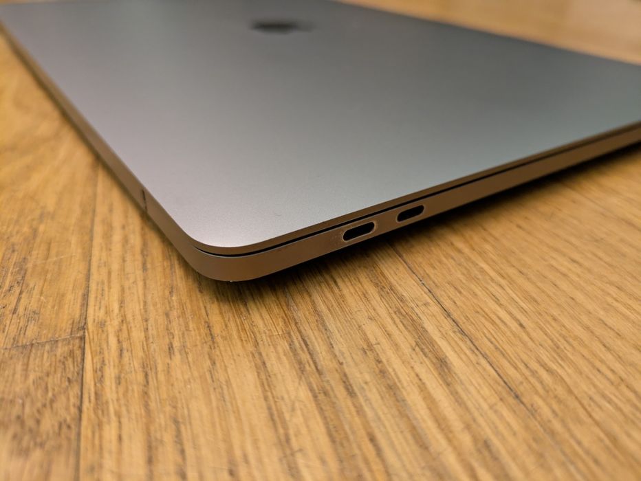 MacBook Pro 2018/2019, 15", i7, 17/512 ГБ.