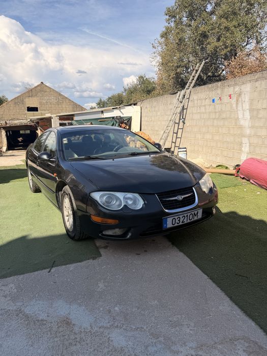 Chrysler 300M 2.7 V6 Automático – 180.000 km
