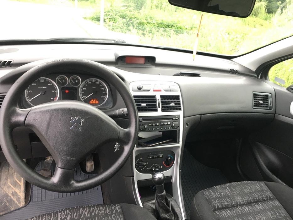 Автомобіль Пежо 307 / Pegout 307