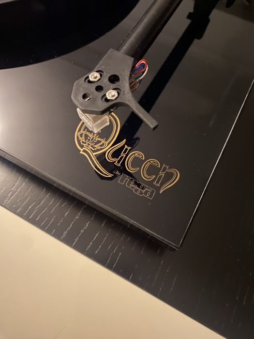 Gira discos Rega edição númerada dos Queen