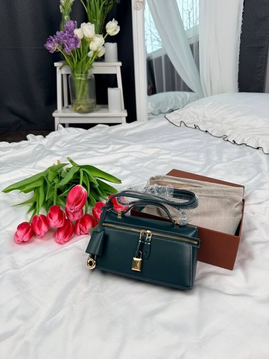 Loro Piana Extra Pocket 20 in Smooth Leather Teal Green / сумочка Loro Piana