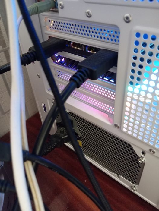 Продам 4060 геймінг едішен від гігабайт