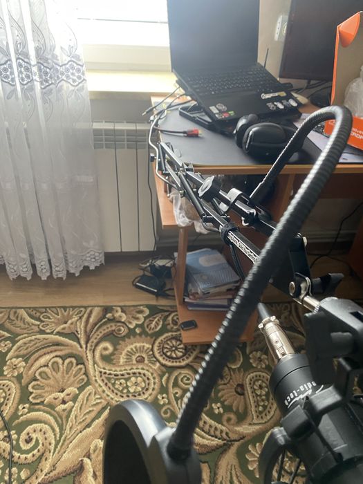 Продам студійний мікрофон media tech